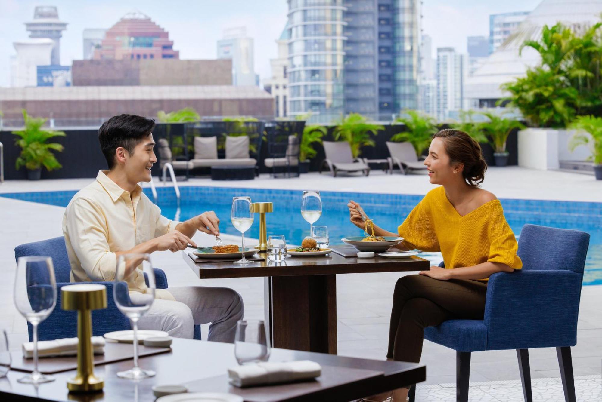 voco Orchard Singapur Exterior foto The Pool Bar